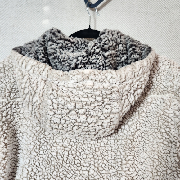 Altar'd State Size Small Cozy Cream Sherpa Jacket With Hood - Picture 11 of 11
